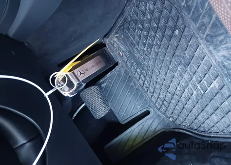 2016 Mercedes-Benz S 550 4Matic z USA, uszkodzony, nr VIN WDDUG8FB3GA245888